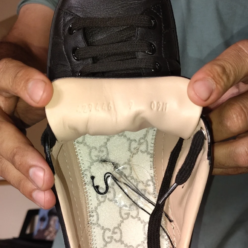 Gucci Black and Red Bee Embroidered Sneakers - Picture 5 of 7